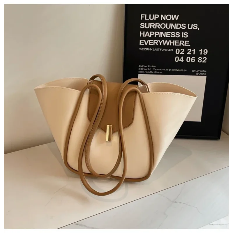 Large Capacity Soft Surface Bag for Women 2024 New Style Simple Temperament Shoulder Bag Niche Texture Wing Bag Tote Bag