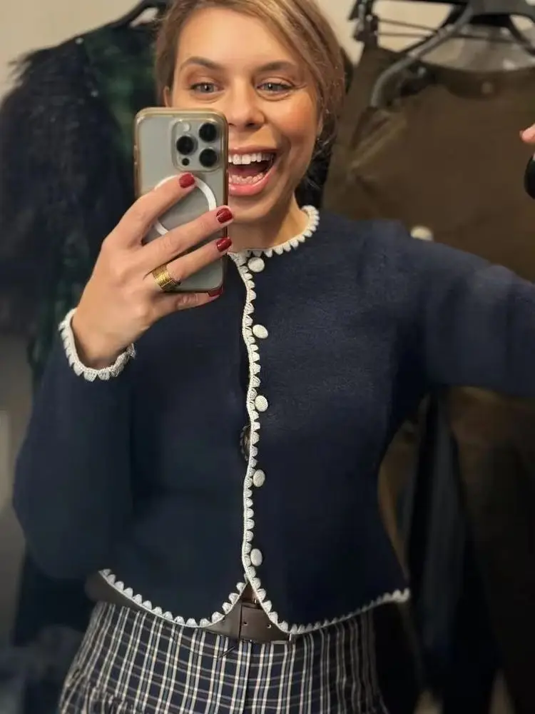 

HH Woman Fashion Autumn Round Neck Lace Embroidery Decoration Single Breasted Long Sleeves Knitted Jacket Female Slim Fit Coat