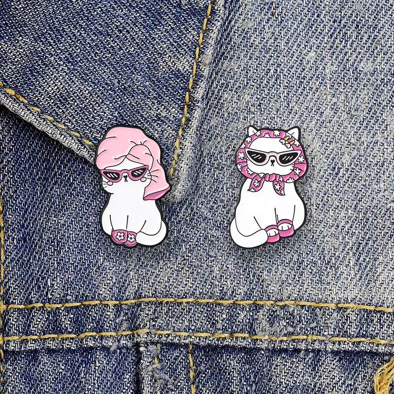 Niedliche Babuschka-Tier-Emaille-Abzeichen Ente Katze Kopftuch-Pins Liebliche Cartoon-Metallbroschen Anstecknadel-Set Geschenk für Mädchen – Detail 2