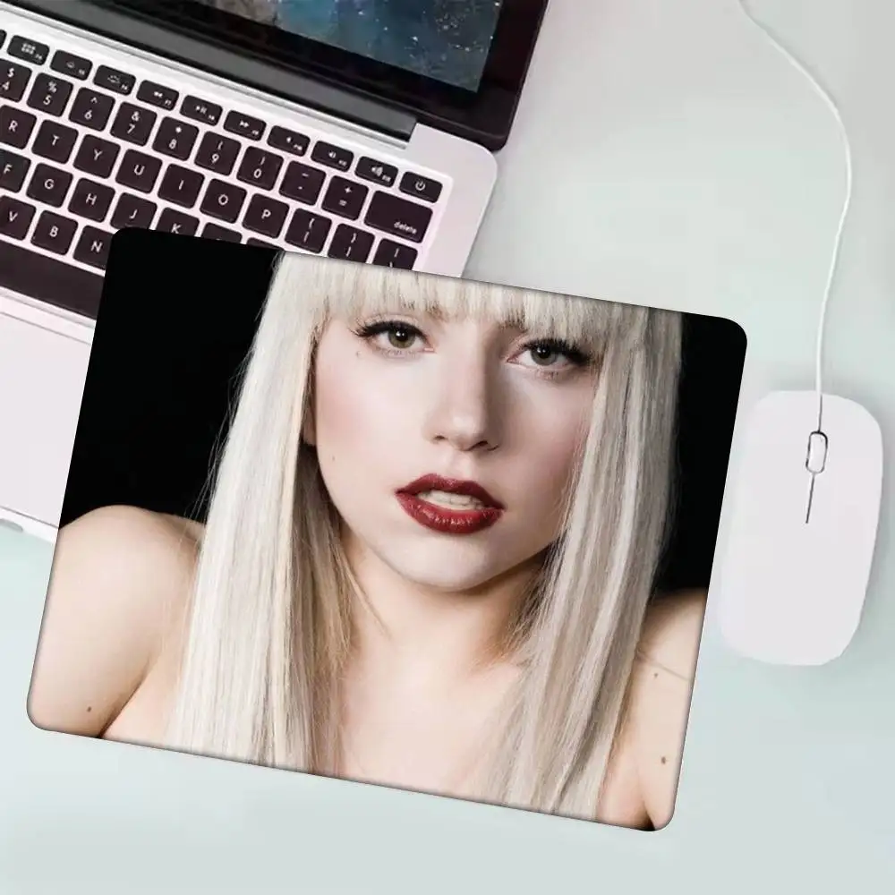 

European And American Pop Singer Gaga Small LockEdge Mouse Pad For Gamers Computer Desk Pad Rectangular Anti-slip Rubber