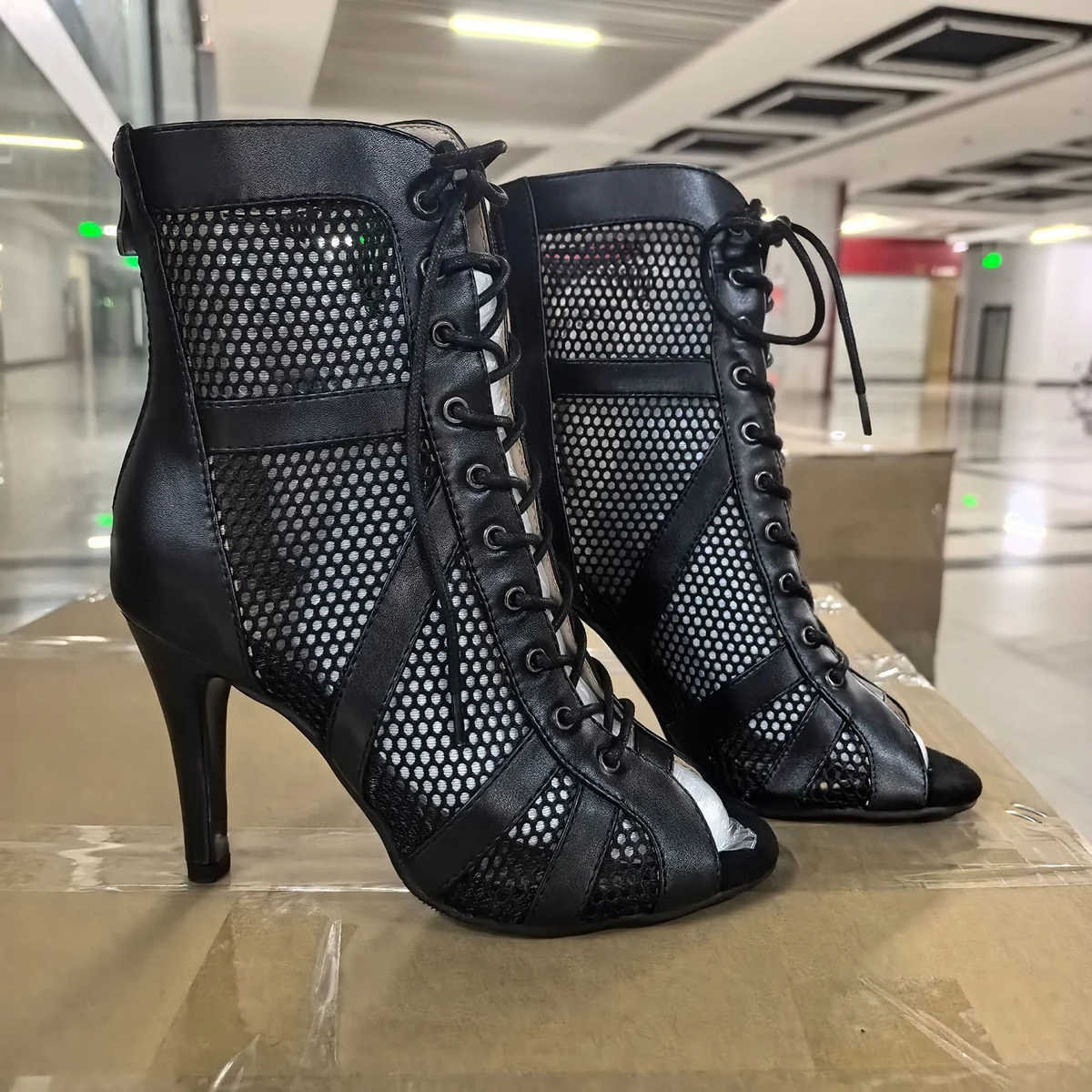 4.3 inches Sexy Women's 11cm Twisted buttocks Ankle Boots Western 7cm Ultra High Closure Jazz Dance Shoes Stage Performance