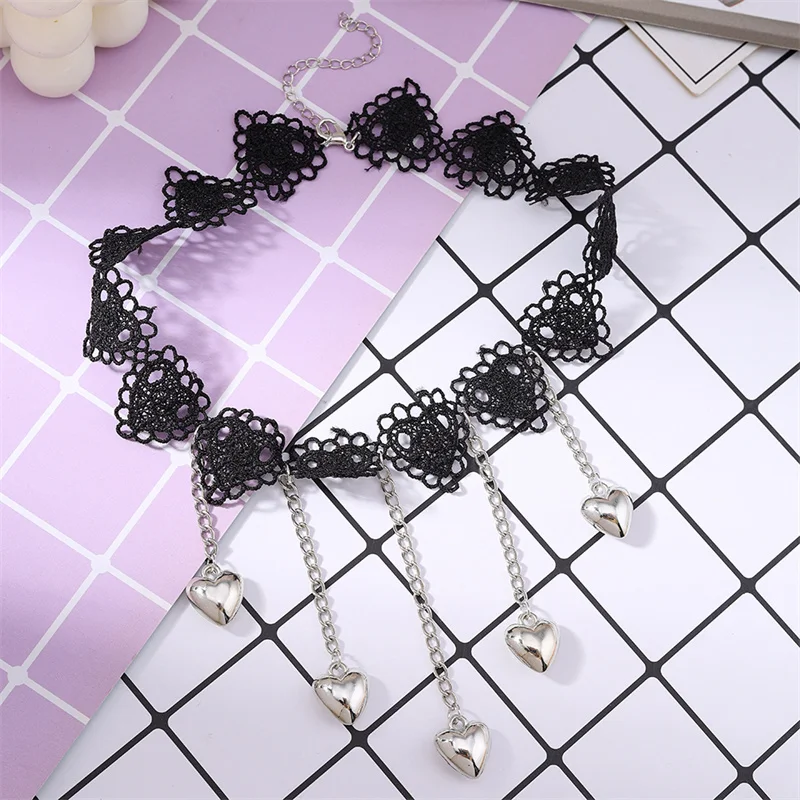 Sexy schwarze Spitzen-Choker-Halskette für Frauen im koreanischen Stil mit Herzanhänger und Quaste, Schmuckgeschenk für Mädchen für Partys und Festivals. – Detail 1