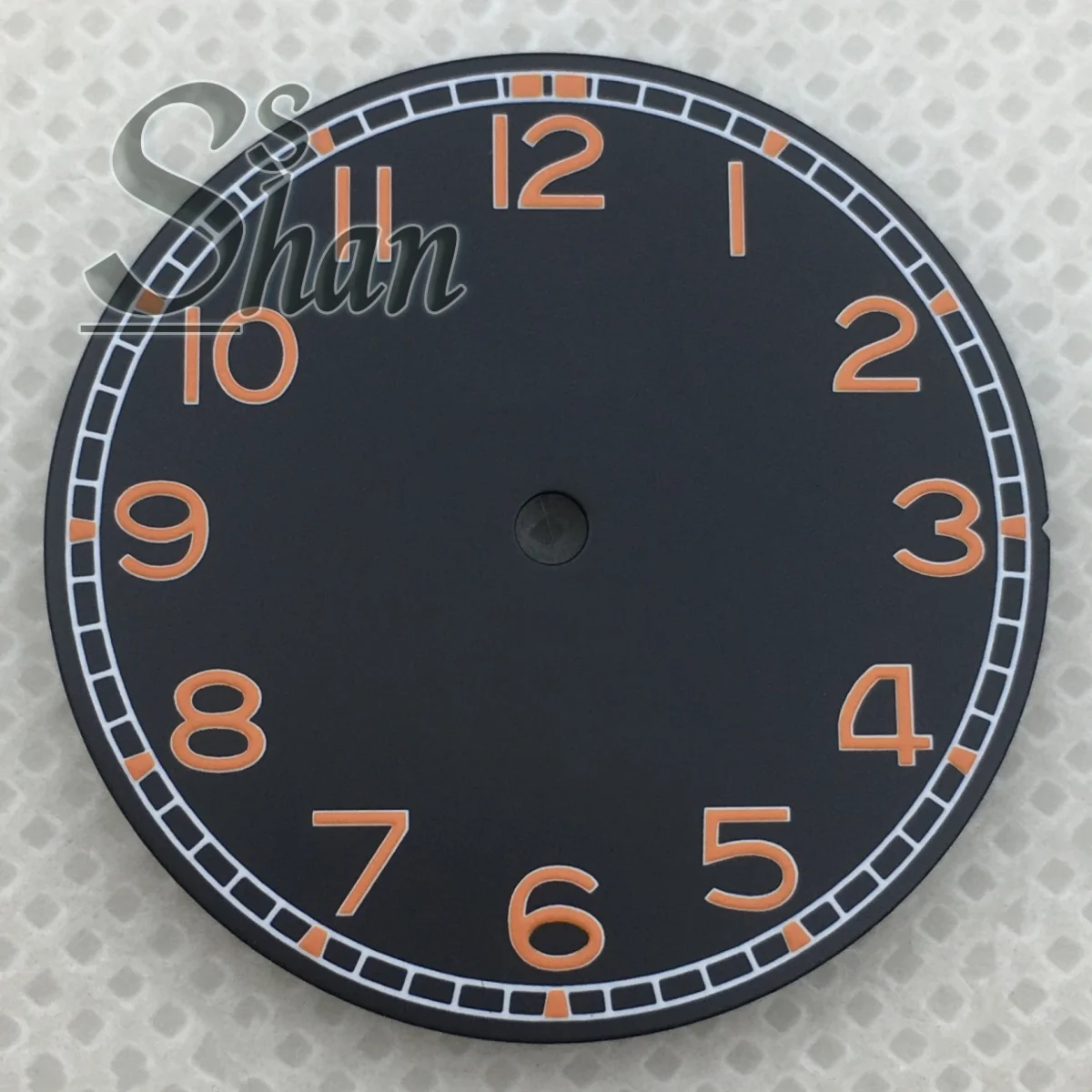 O mostrador de numerais arábicos de 29 mm com luminescência verde é adequado para o movimento NH34 NH35 NH36 ETA2836 2824 PT5000