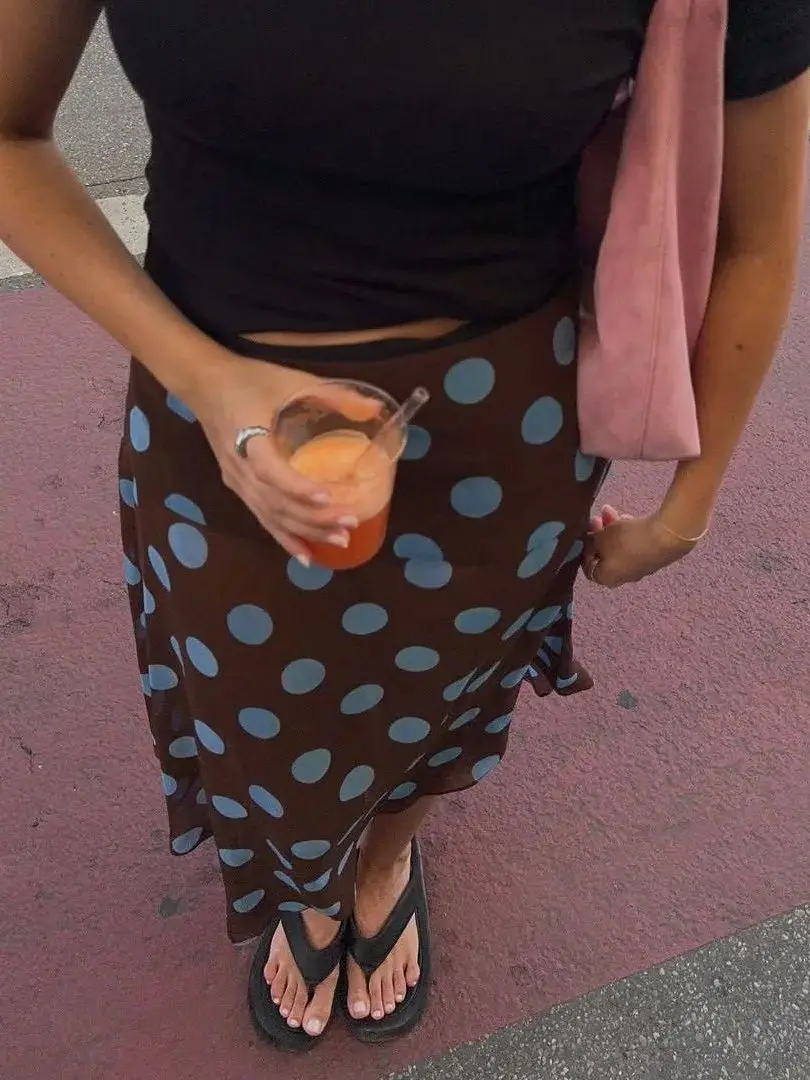 

Юбка А-силуэта в горошек с асимметричным подолом, из полиэстера, европейский стиль, для повседневной носки, со средней талией