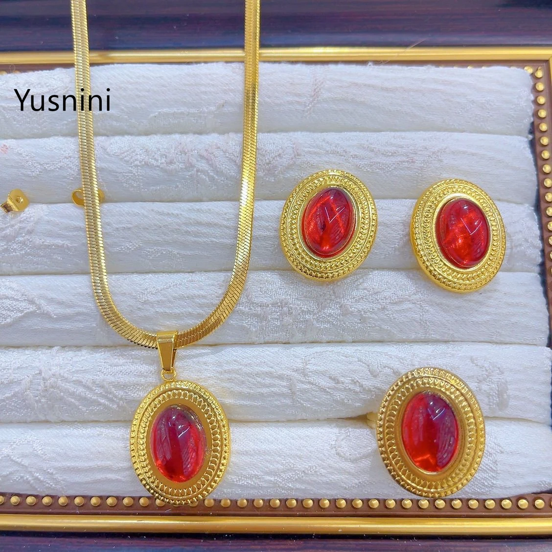 

Новый модный ювелирный набор из Дубая с позолотой 24K: колье, кольцо, серьги. Изысканный комплект для помолвки и вечеринок для влюбленных.