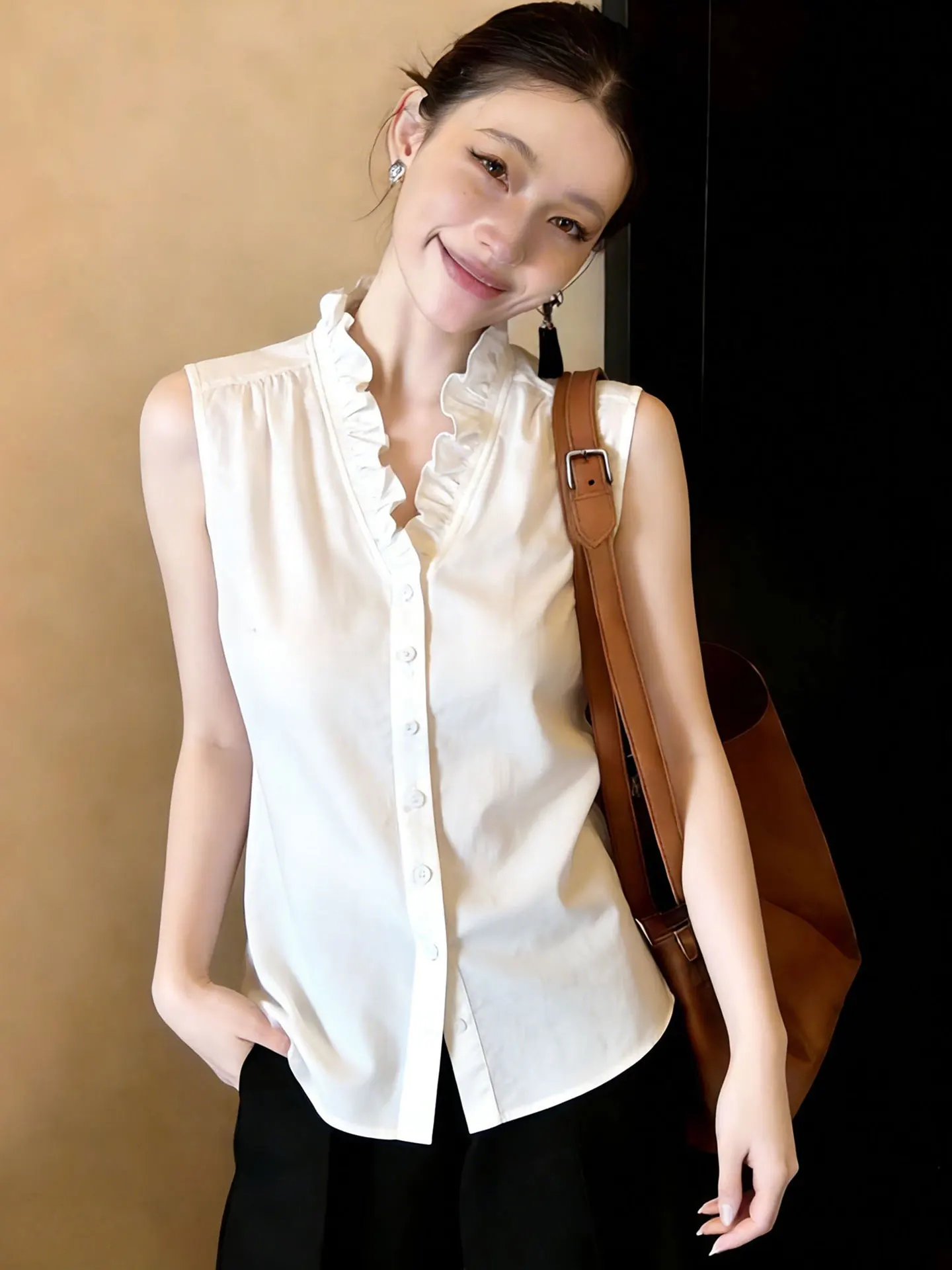 

Ele V-Ne Vest irt Women's Commute Faion Inner Wear Wooden European Sle Spring Season Versatile Top