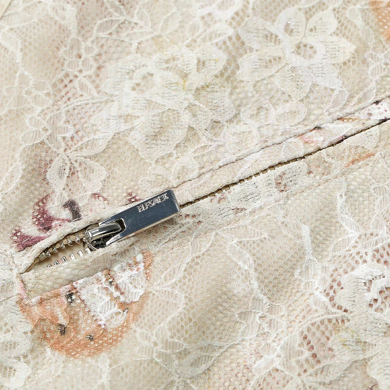 ELFSACK 2025 Autumn New Arrival Casual Loose Graphic Lace Print Vest For Woman