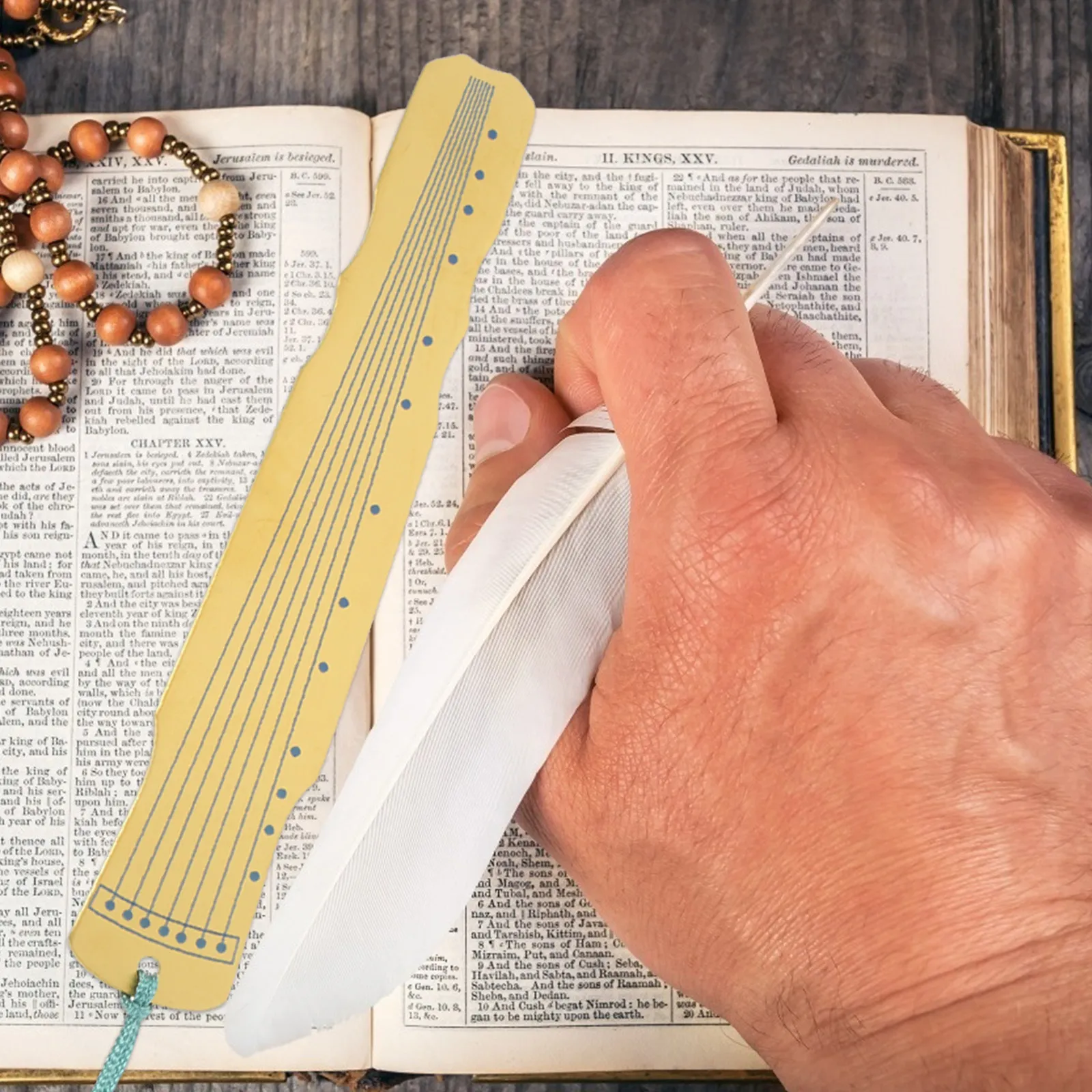 

Delicate Metal Bookmark with Hole Design Musical Instrument Shape Ideal for Book Lovers Creative Reading Page Marker