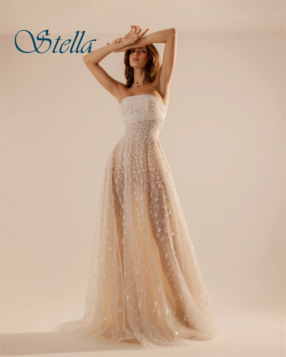 Aangepaste temperament strapless mouwloze avondjurk Hoge kwaliteit tule galajurken delicate bloemen bruidsjurken