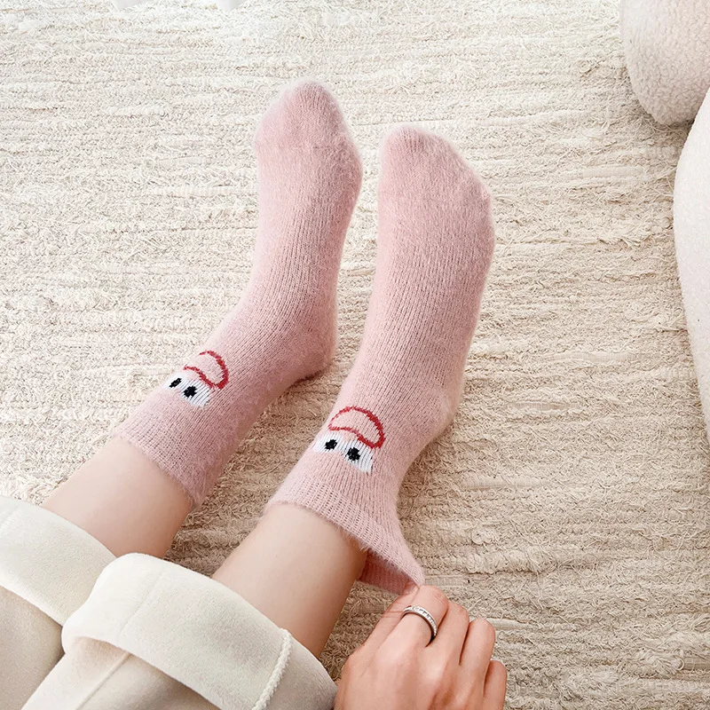 1/5 Women's Mid-Calf Socks Fall/Winter Thickened Wool Mink Fleece Cartoon Plush Bear Sleep Floor Socks Winter Warmth Socks - Image 4