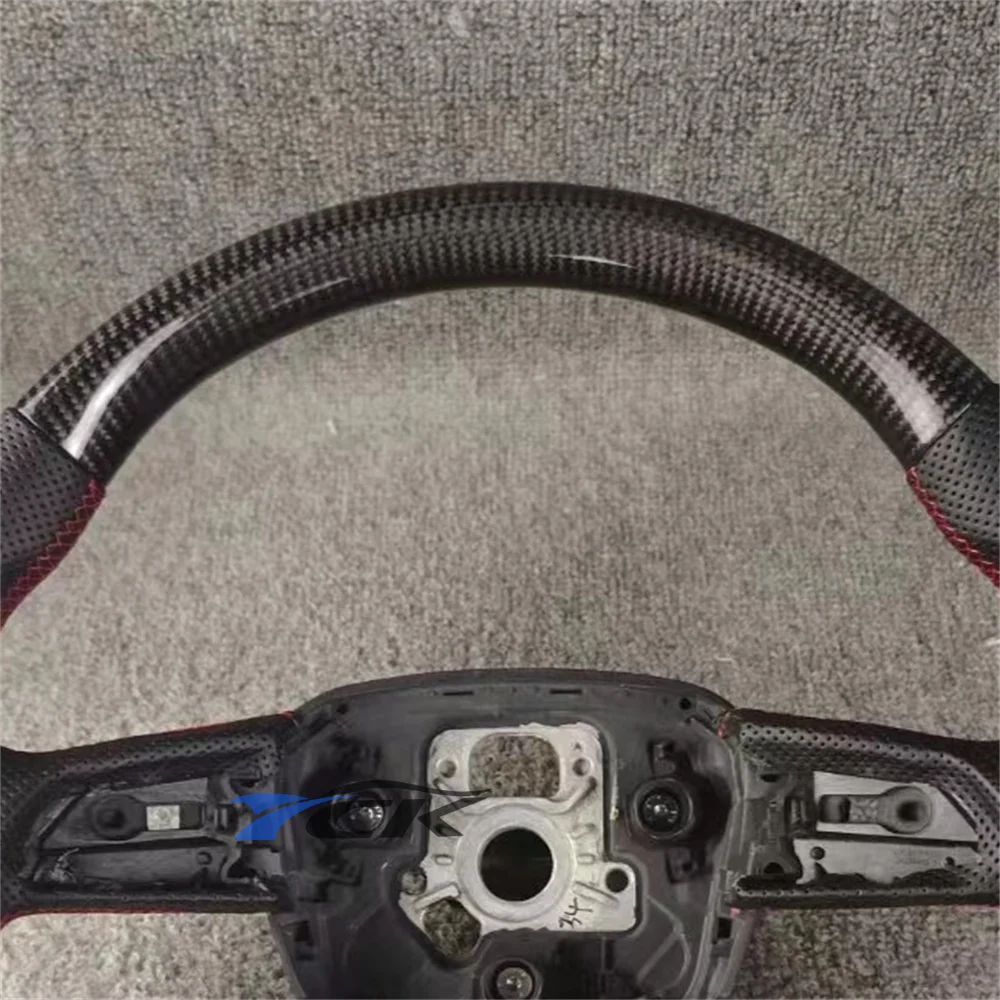 

Customized Black Carbon Fiber Leather Steering Wheel for Audi Q3 Q5 Q7 2009-2017 car accessories