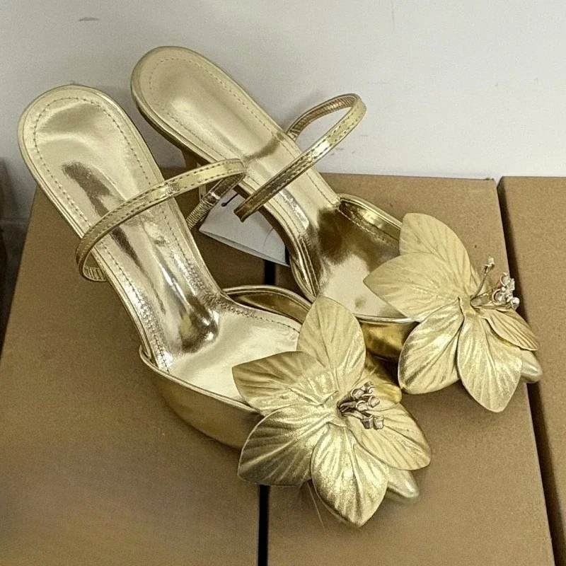 

Сексуальные туфли-лодочки с острым носком и золотым цветком, сандалии, женские брендовые дизайнерские туфли для банкетов и вечеринок, женские летние новые модные женские туфли на высоком каблуке