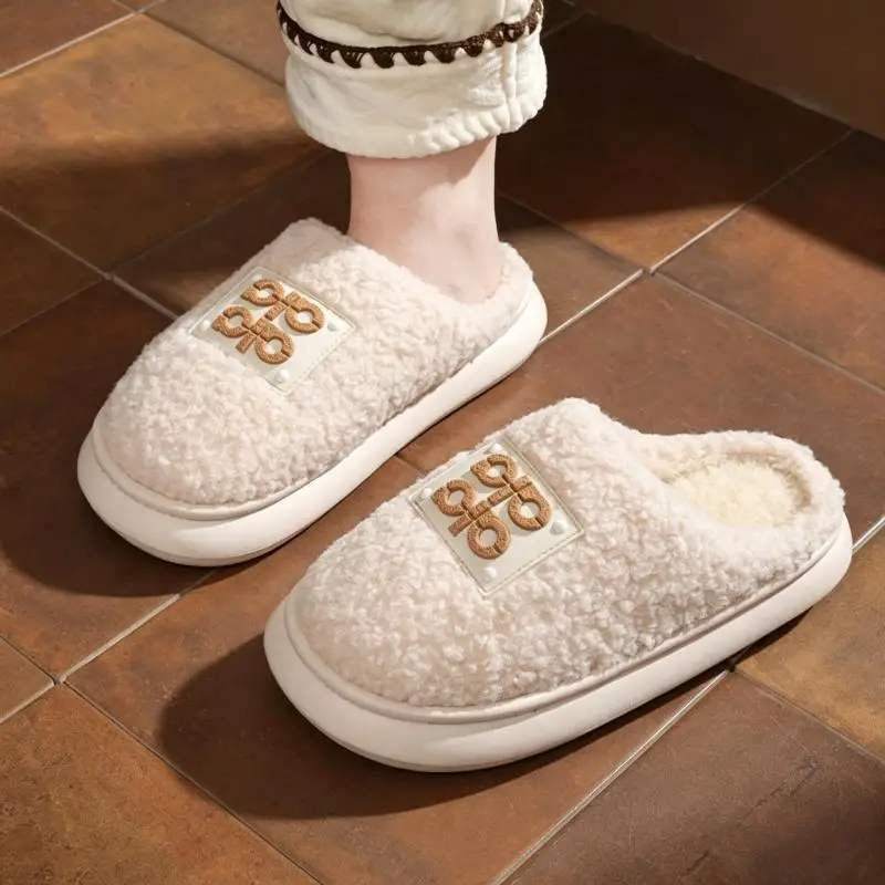 Comfortable Short Plush Bedroom Slippers Women Soft Sole Platform Winter House Slippers 2026 Lightweight Warm Home Slides Women