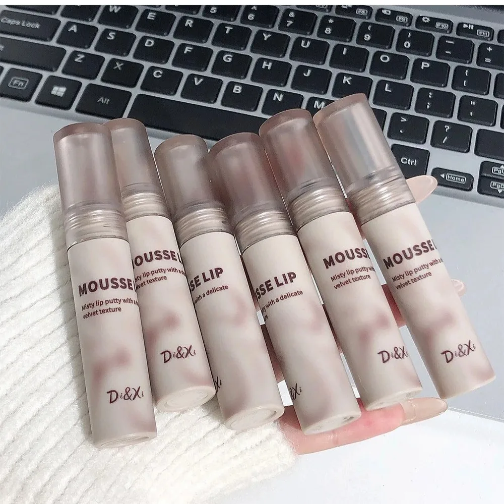 جديد كول أسود الشفاه الطين حريري السلس الكراميل البني النساء أحمر الشفاه موس ماتي غير عصا كوب الشفاه الصقيل عقد ماكياج