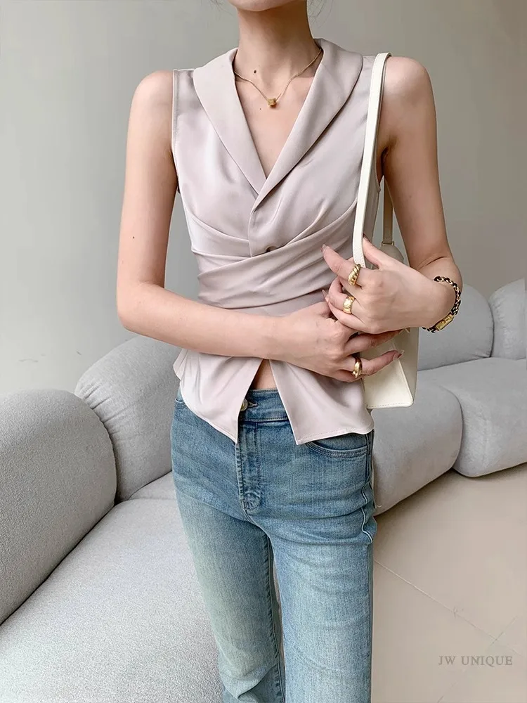 V-Neck Sleeveless Vest For Women In The Summer Of 2024, With A Satin Hanging Neck And A Unique And Versatile Top