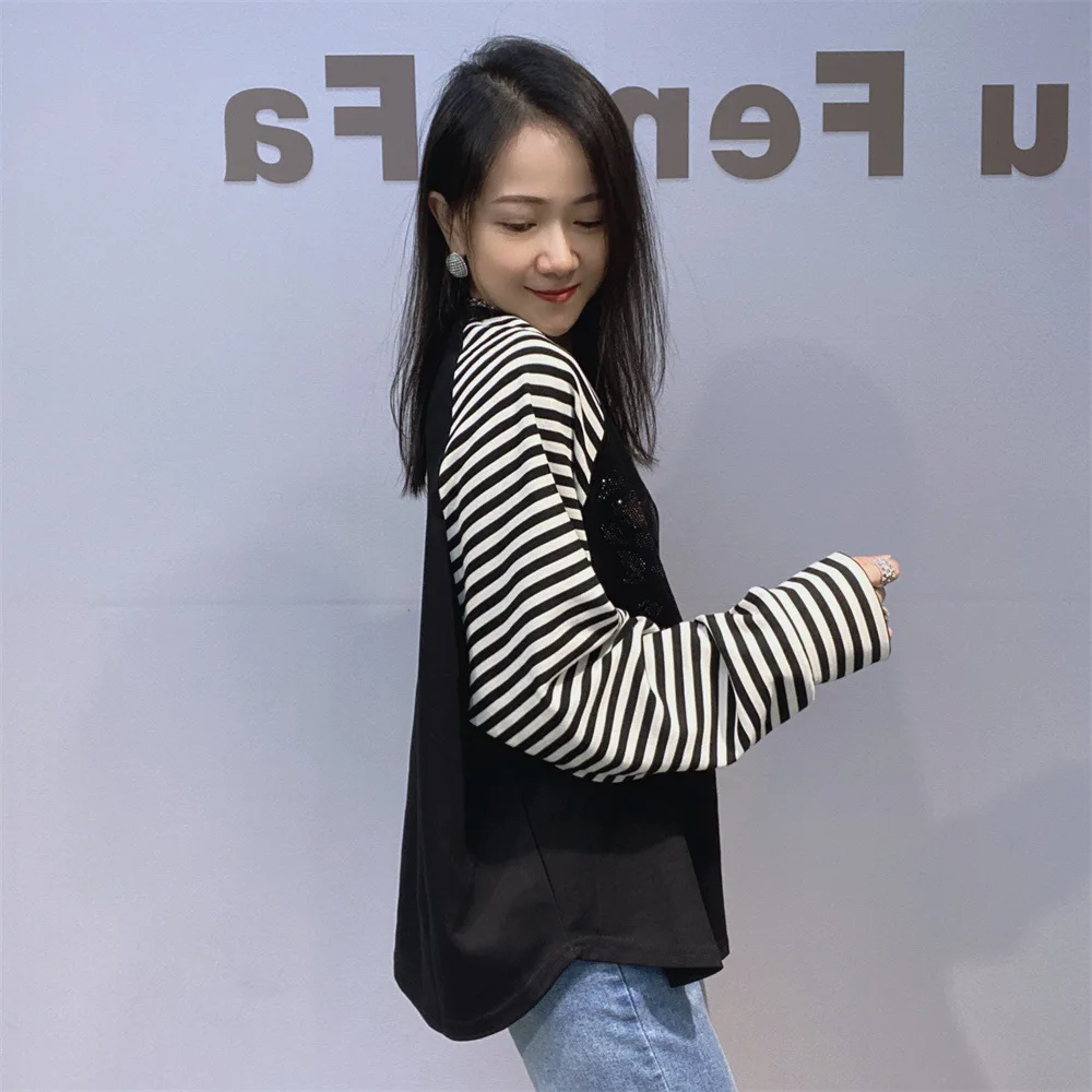 เสื้อยืดแขนยาวลายทางแฟชั่นสำหรับผู้หญิง เสื้อถักลายการ์ตูนเพชร เสื้อยืดลำลองคอกลมทรงหลวม เสื้อยืดผู้หญิง