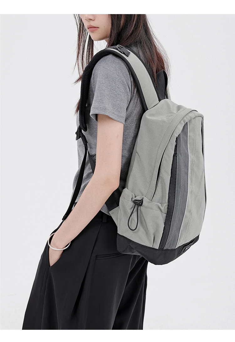 Sense of design, niche functional mountaineering backpack, men's multi-layer commuter computer schoolbag