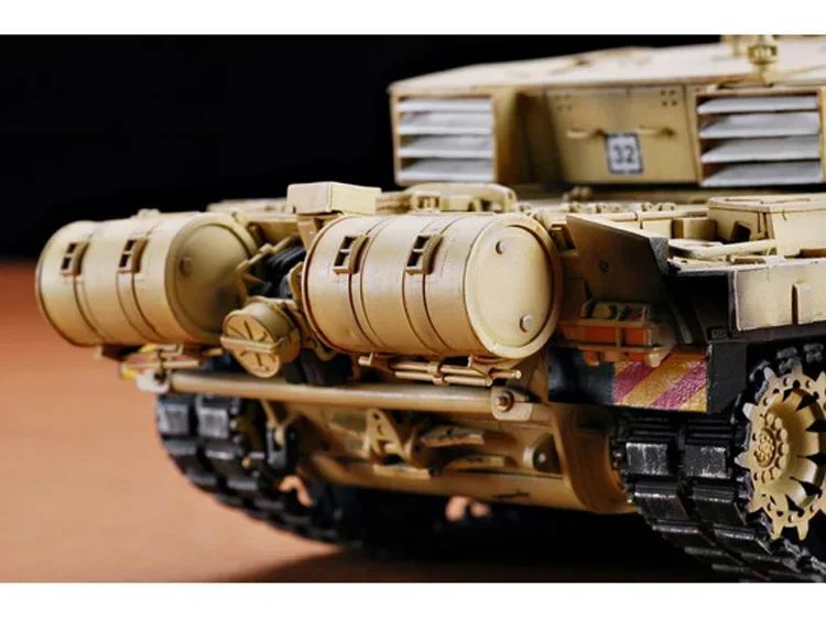 Комплект собранной модели Trumpeter 00323 British Challenger 2 Iraq 2003, главный боевой танк, масштаб 1/35.