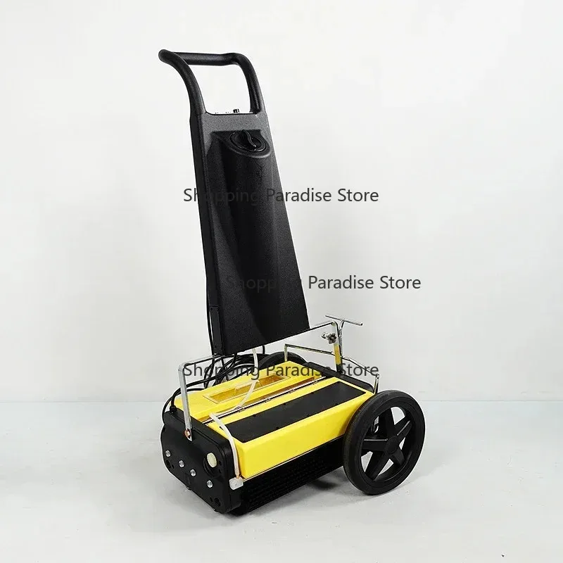 Escalator handrail cleaning machine