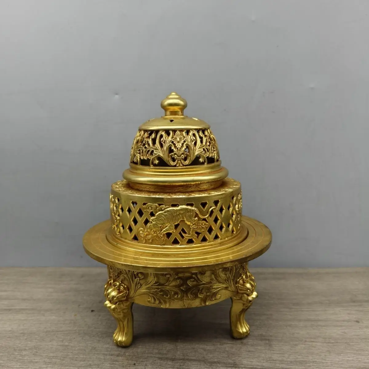 Four mythical beasts, eight treasures and three legs Incense Burner Statue for Tea Home Decor Ornaments