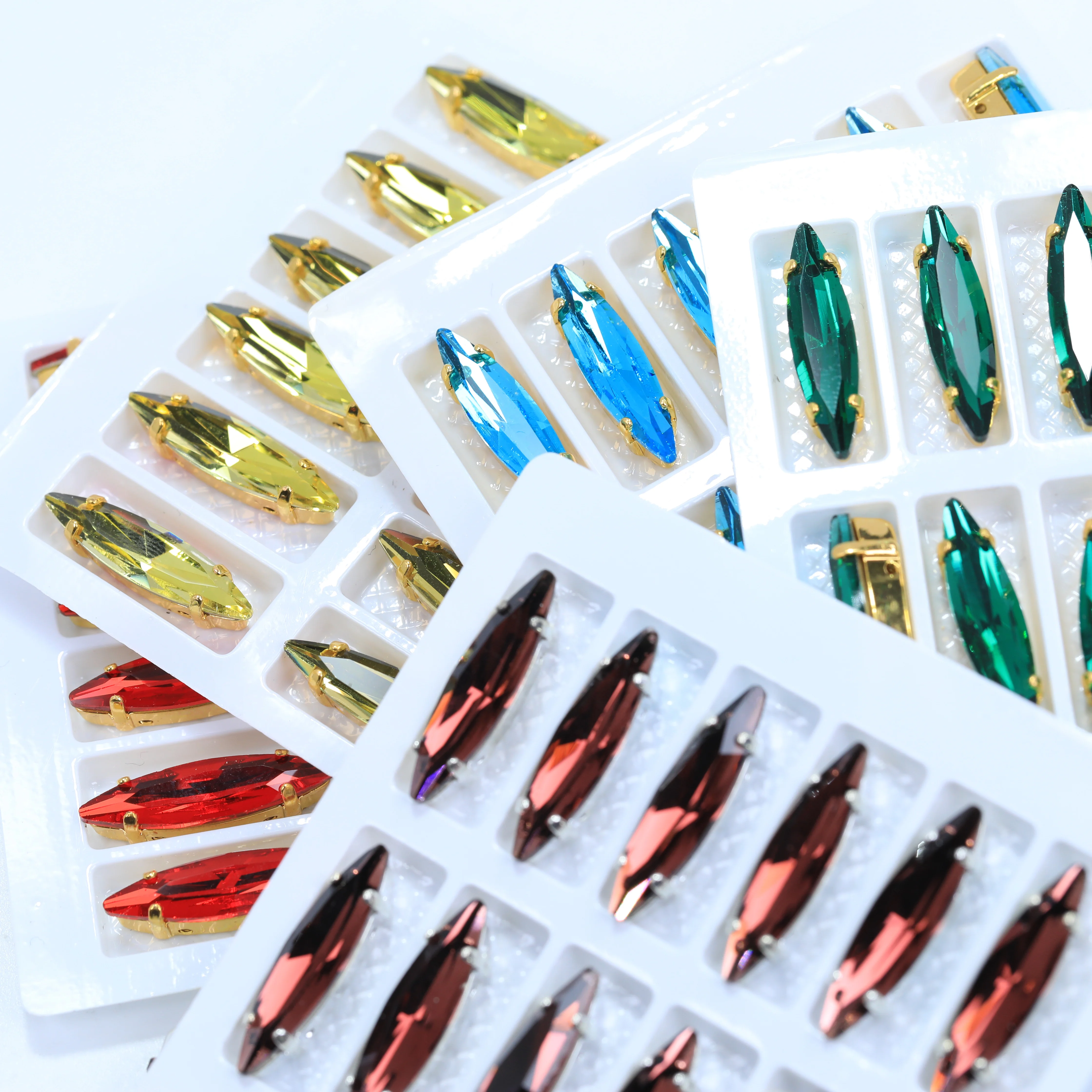 Alle Größen und Farben Sphinx Eye Fancy Stone Glas Kristall Aufnähbare Strasssteine Gold Silber Krallen-Strasssteine für Kleidung, Taschen – Detail 6