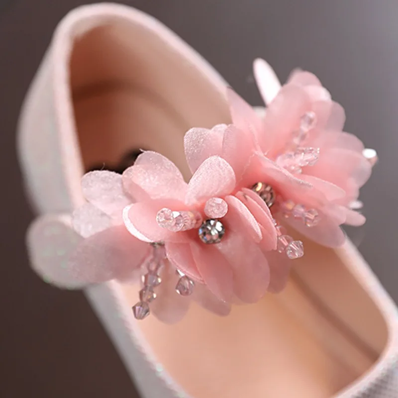 Bambino perline piccoli fiori scarpe in pelle ragazze scarpe da principessa bambini medi e piccoli scarpe da ballo con fondo morbido in cristallo