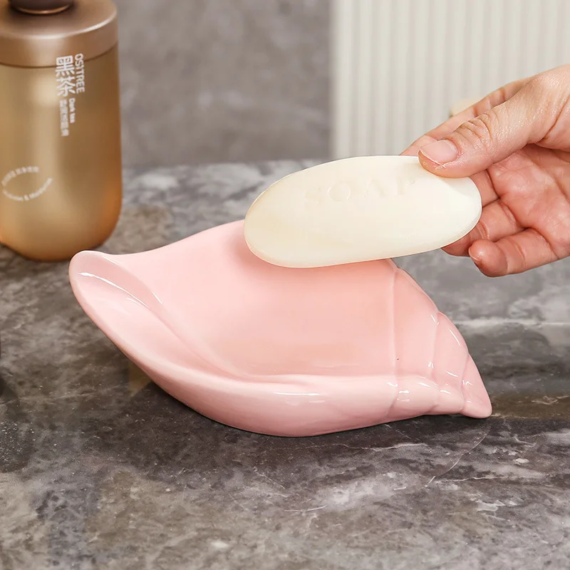 Soap Dish Creative Conch Ceramic Waterproof Bathroom Accessories Light Luxury Style Drain Rack Glaze Smooth and Easy To Clean