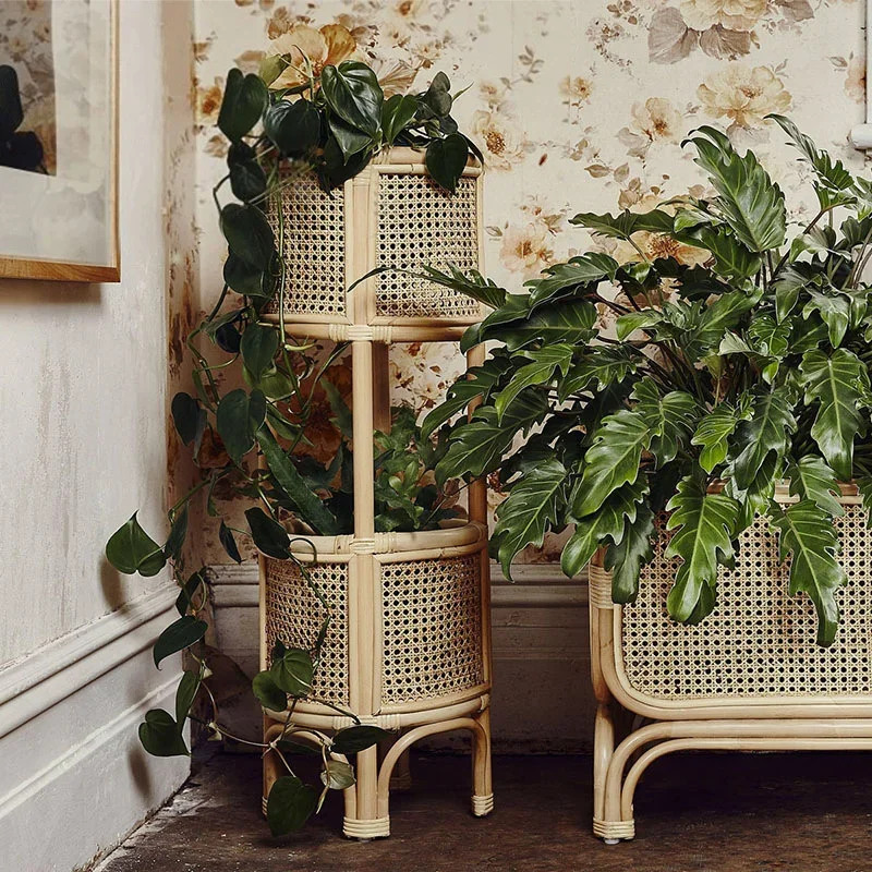 Soporte de flores de ratán creativo hecho a mano, maceta de interior multicapa, estantes de plantas de estilo nórdico para decoración de vegetación exuberante