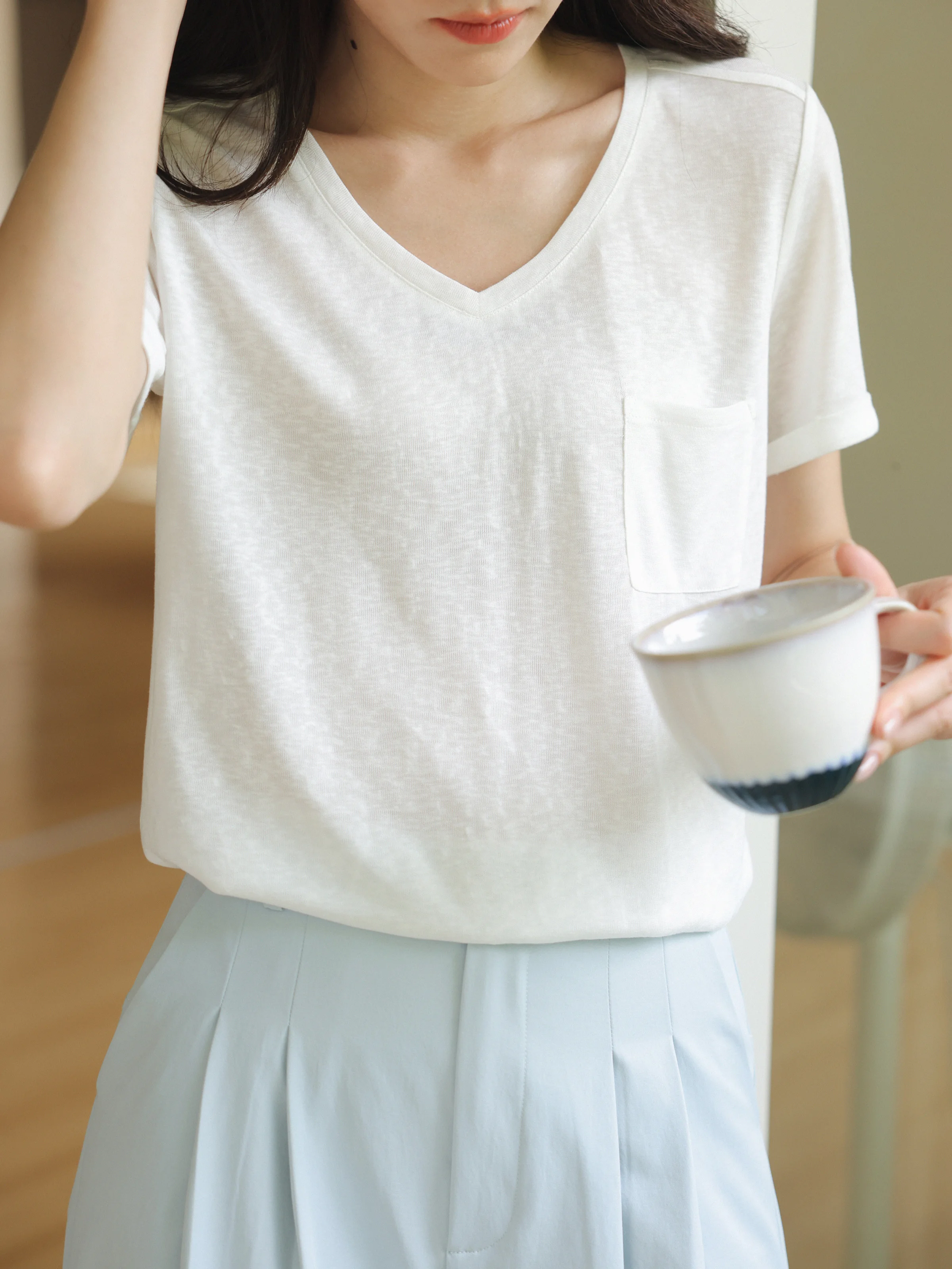 Loose Fit V Neck T Shirt Women Summer Casual Short Sleeve Top with Pocket Basic Lightweight Tee in 6 Colors for Daily or Travel