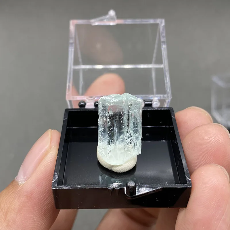 100% natural Pakistan columnar  aquamarine pendant jewelry rough mineral specimen healing crystal gem+ box size ：35*35*35mm