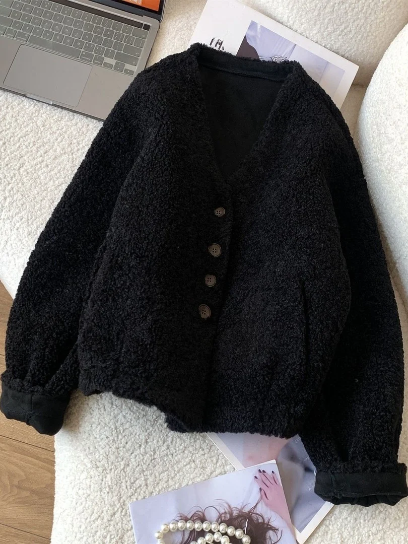 

Extra Large Size Lamb Fur Jaet V-Ne Color Men's Faion Loose Long Sve Top for Autumn Winter Casual Streetwear