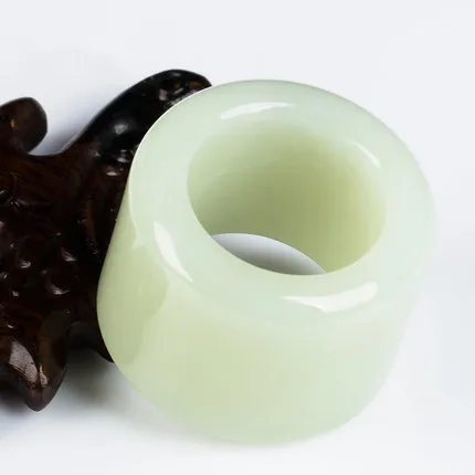 

Outer Mongolia material jade wrench finger men's and women's jade ring ring