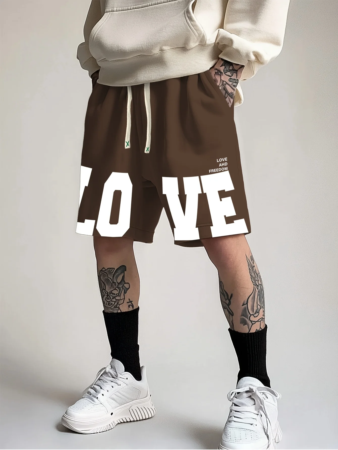 

2025 Новые мужские модные шорты с принтом, легкие роскошные уличные шорты в стиле хип-хоп, повседневные дышащие трендовые шорты премиум-класса