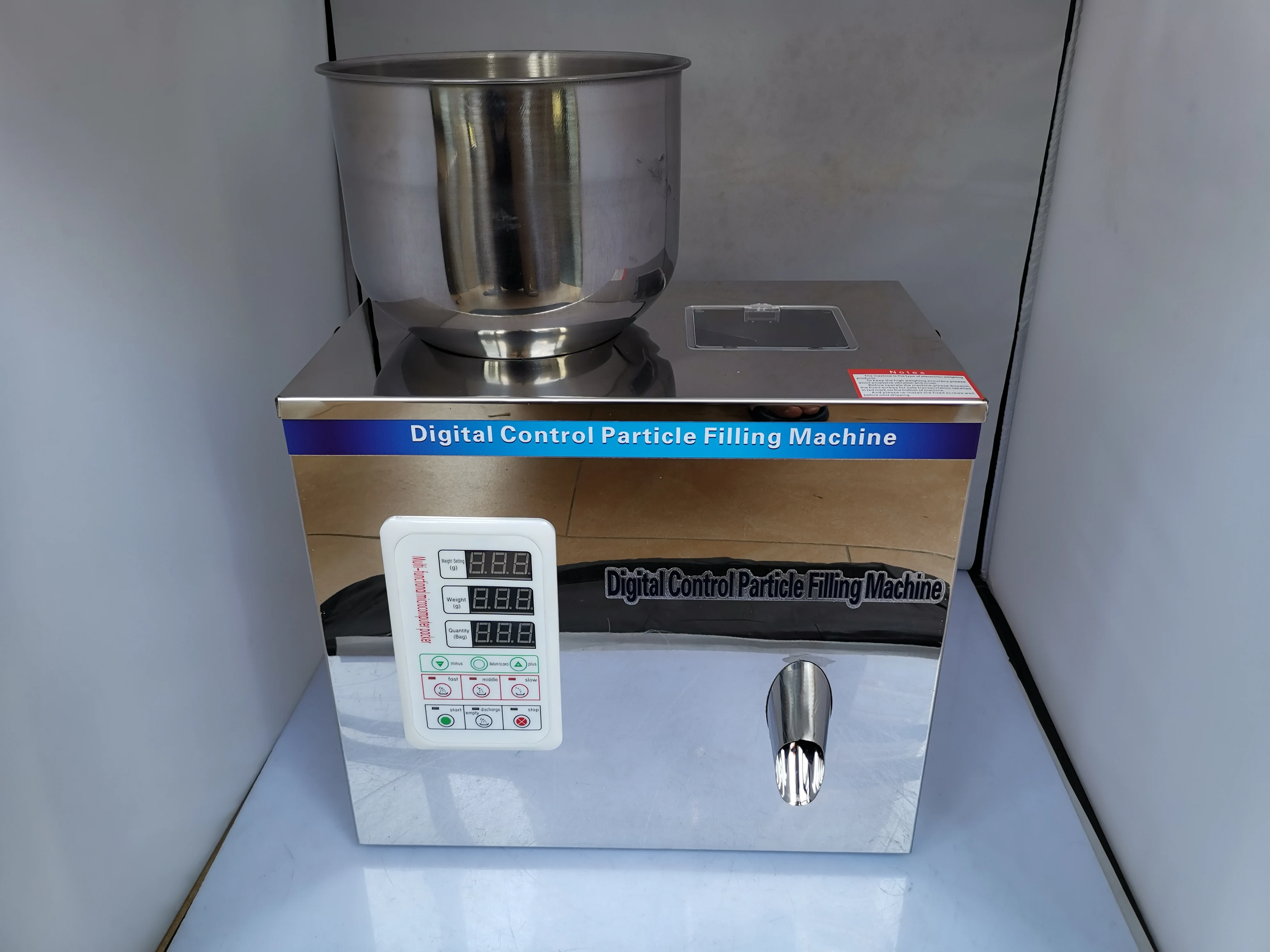 automatic Food weighing packing machine Granular Tea hardware nut materials filling machine Granular material version 1-30g