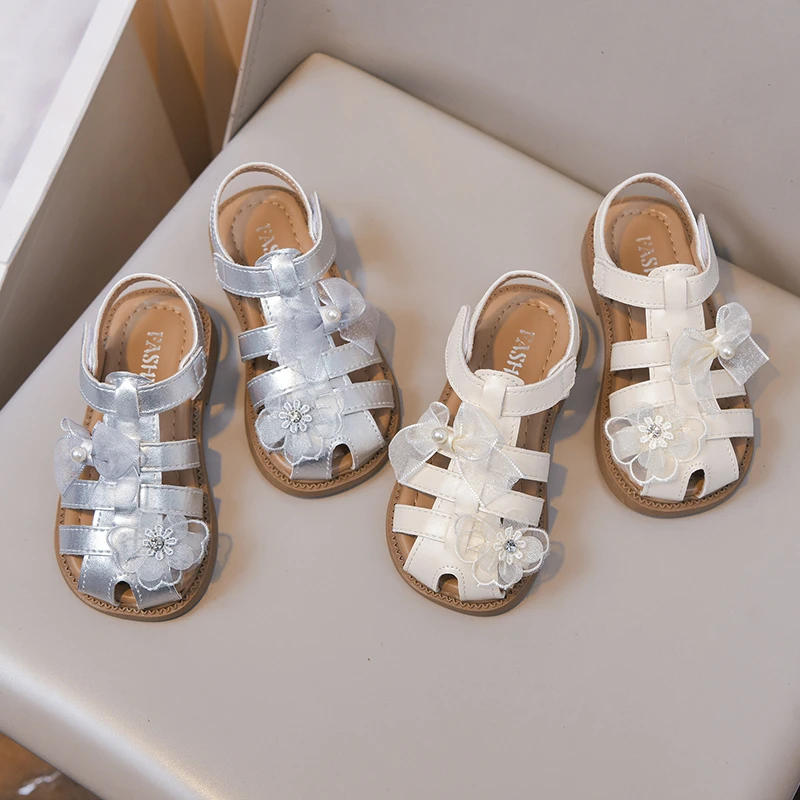 

Kids Synthetic Leather Princess Sandals, Soft Bottom Anti-Slip Beach Shoes with Floral & Butterfly Knot, Hook & Loop Design