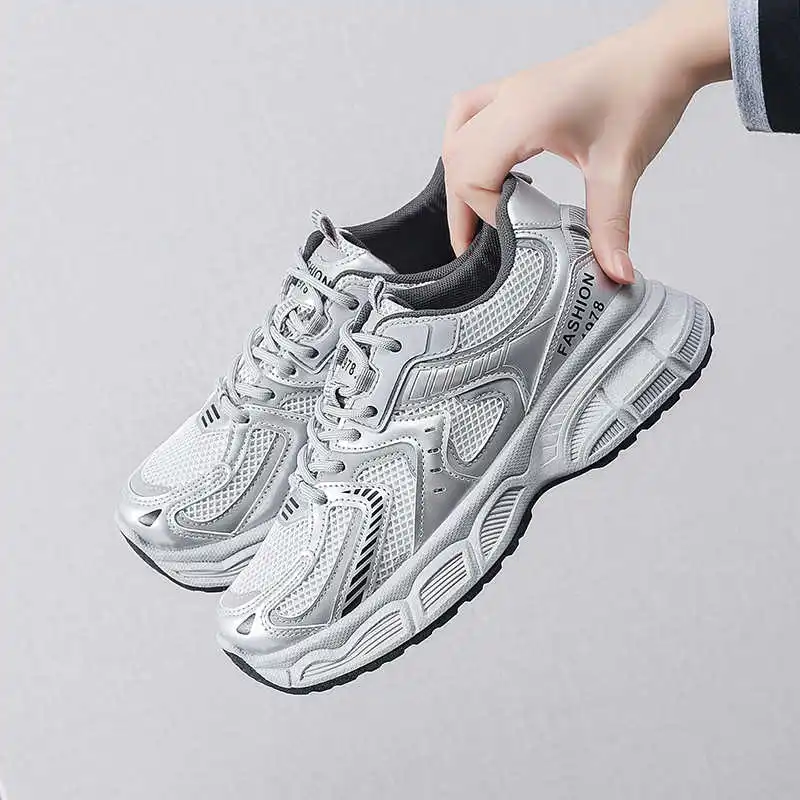 أحذية رياضية ذات نعل كبير من Road للنساء أحذية منسوجة للسيدات أحذية ركض بيضاء للنساء أحذية رياضية مريحة في الصين #4