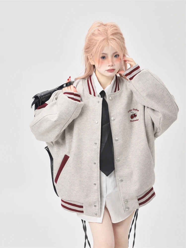 

Модная серая лоскутная бейсбольная куртка в американском стиле, женское весенне-осеннее пальто-пилот, стильный нишевый дизайн