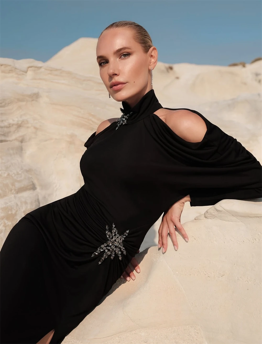 

Customized Simple Black Jersey Evening Dresses High Collar Long Sleeves Homecoming Dresses Elegant Special Occasion Gowns