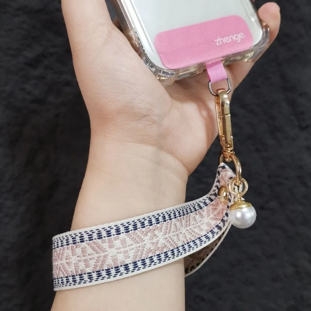 

Retro Patterned Mobile Phone Strap Pendant Pearl Cell Phone Chain Metal Buckle Handheld Mobile Phone Lanyard New Year Gift
