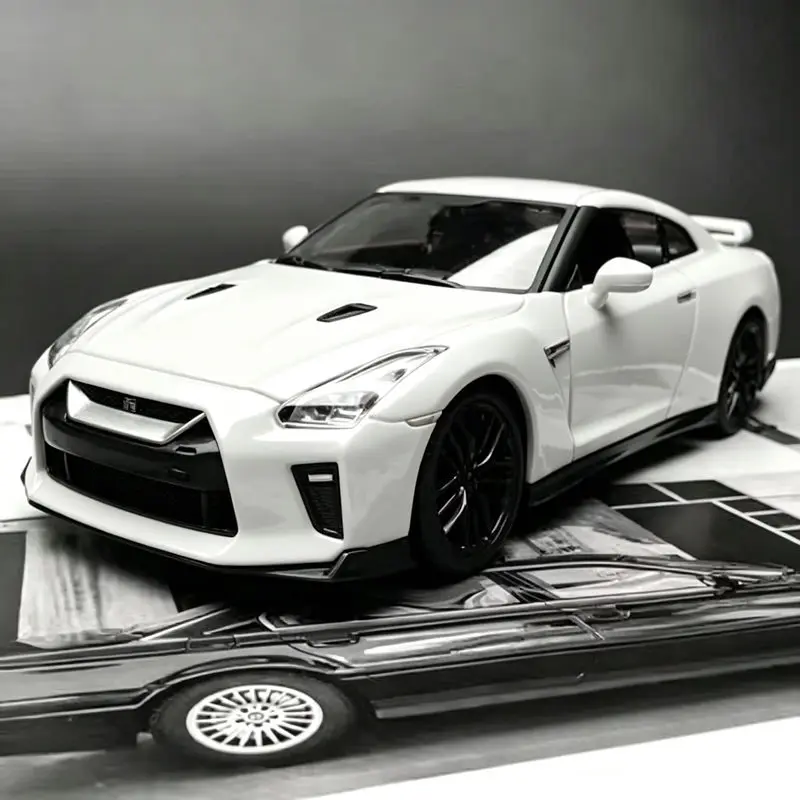 Bburago 1:24 Nissan Skyline Ares GTR R35 Alloy Sports Car Model Diecast Metal Racing Car Vehicles Model Simulation Kids Toy Gift