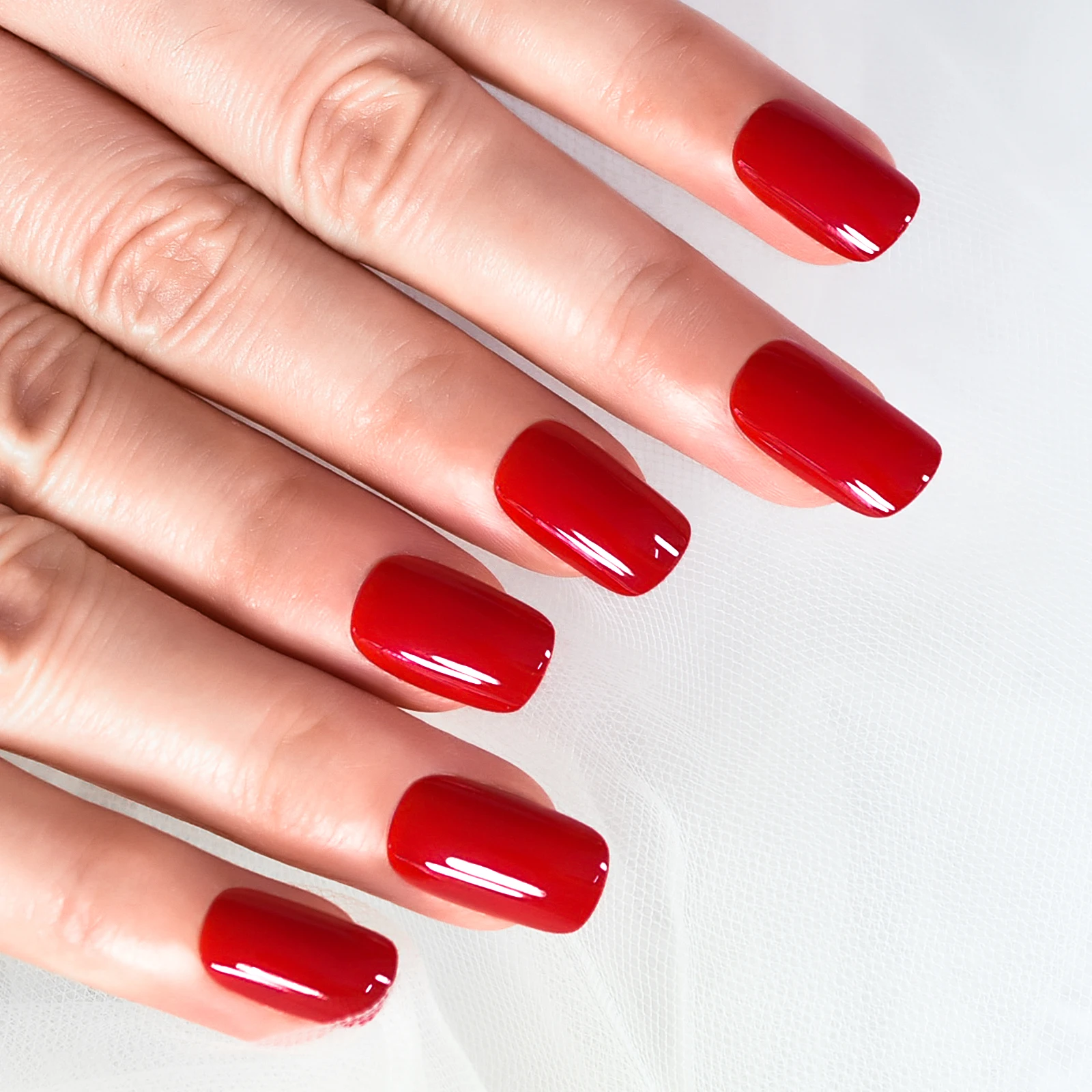 Stampa di colore rosso tinta unita a copertura totale sulle punte delle unghie Gel Uv unghie medie quadrate riutilizzabili con linguette Manicure a casa