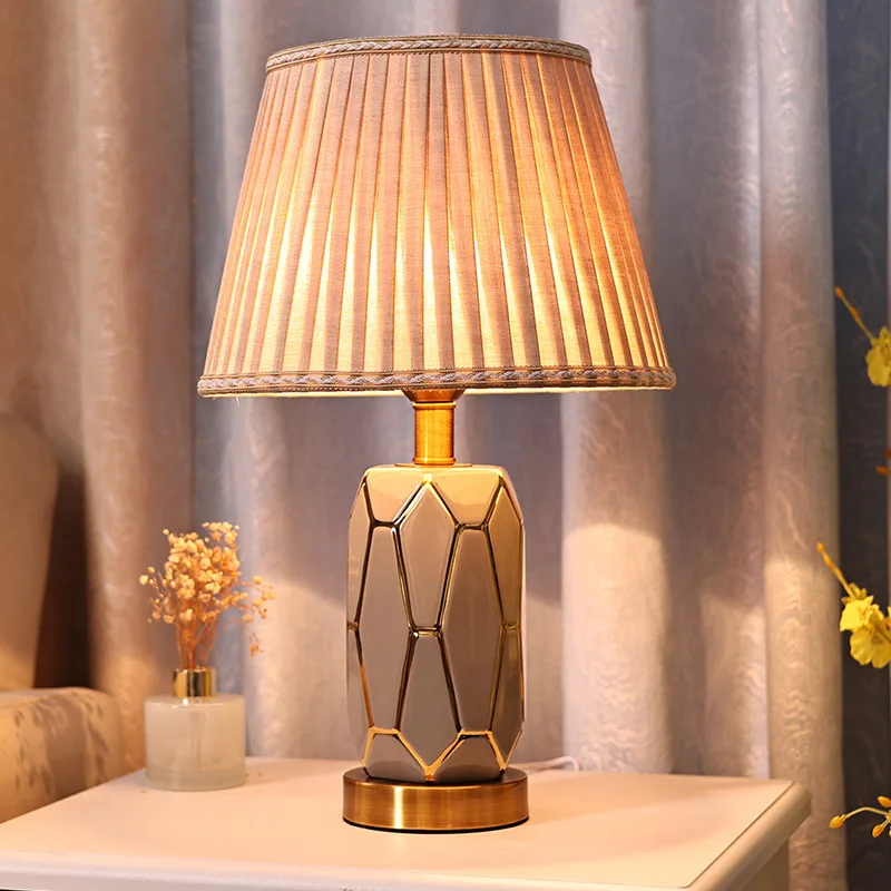 

Desk lamp light luxury 2021 new high-end ceramic simple modern American retro bedside lamp