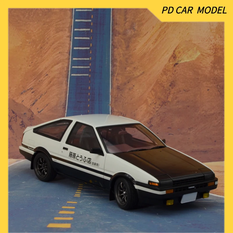 Autoart collectible 1/18 scale model Toyota Sprinter Trueno (AE86) \