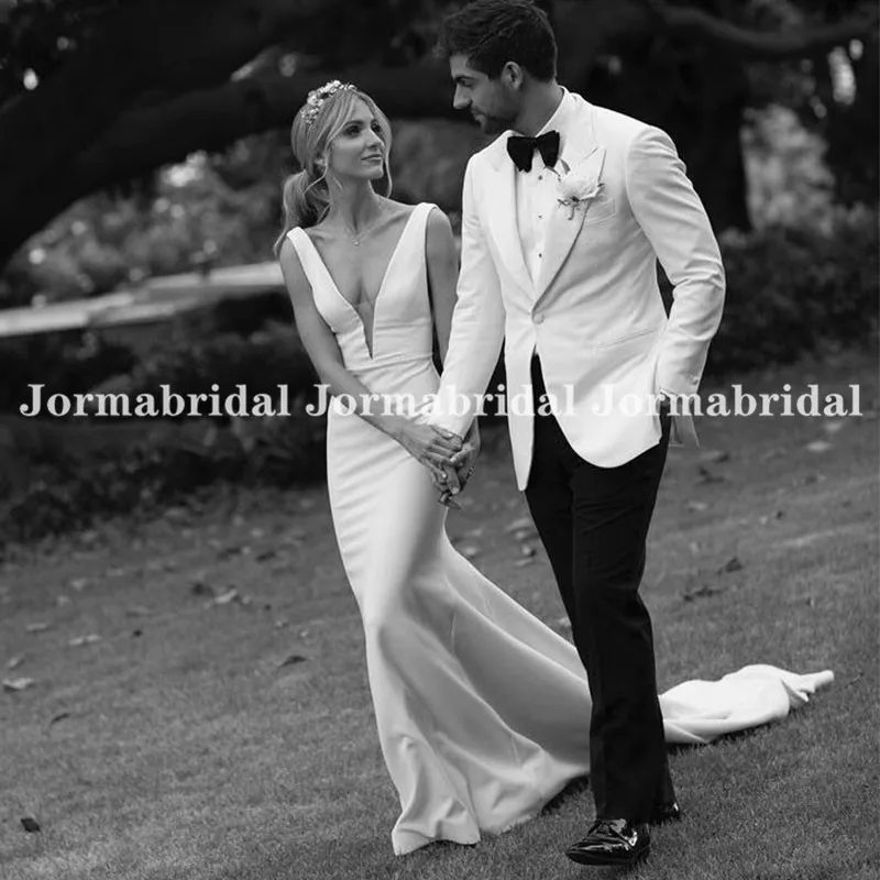 

Simple Mermaid Beach Wedding Dresses Deep V-Neck Sleeveless Country Boho Bridal Gowns Custom Made Open Back Lawn Wedding Dress