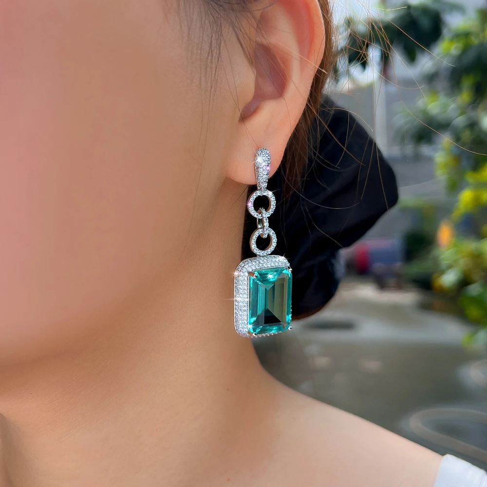 CWWZircons Große rechteckige, hellgrüne Zirkon-Kristall-Ohrringe, lange Hängeohrringe für Damen, luxuriöses Schmuckaccessoire, Großhandel E0738 – Detail 3