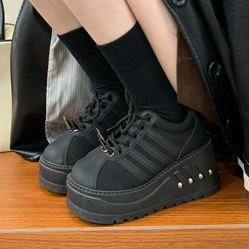 

Thick Platform Heel with Rivets Punk Shoes Black Design Female Goth Cosplay Wedges High Heels Women's Pumps Street Sneaker Shoes