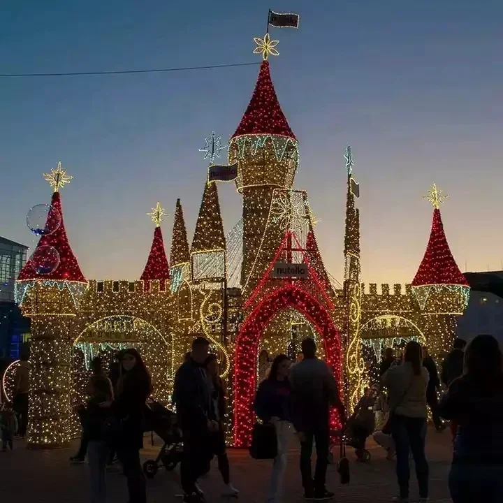 Outdoor 3D LED Christmas light wonderland walk through castle displays for commercial zoo light show