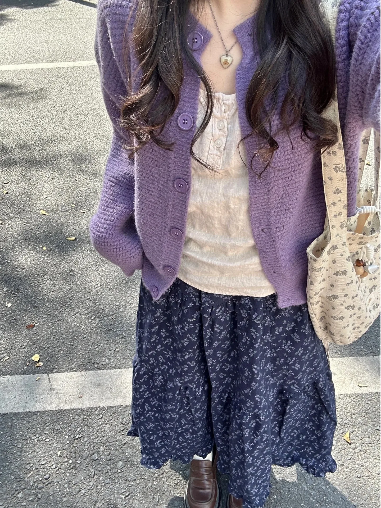 

Вязаный свитер-кардиган женский фиолетовый с длинным рукавом и круглым вырезом, повседневный, комфортный, весна-осень 2026