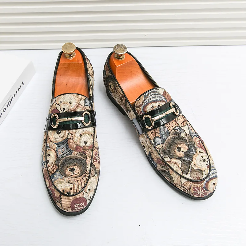 Luxury Bear Print Men Loafers Brand Designer Moccasin Man Embroidered Flats Casual Slip On Shoes Men Pointed Toe Wedding Shoes