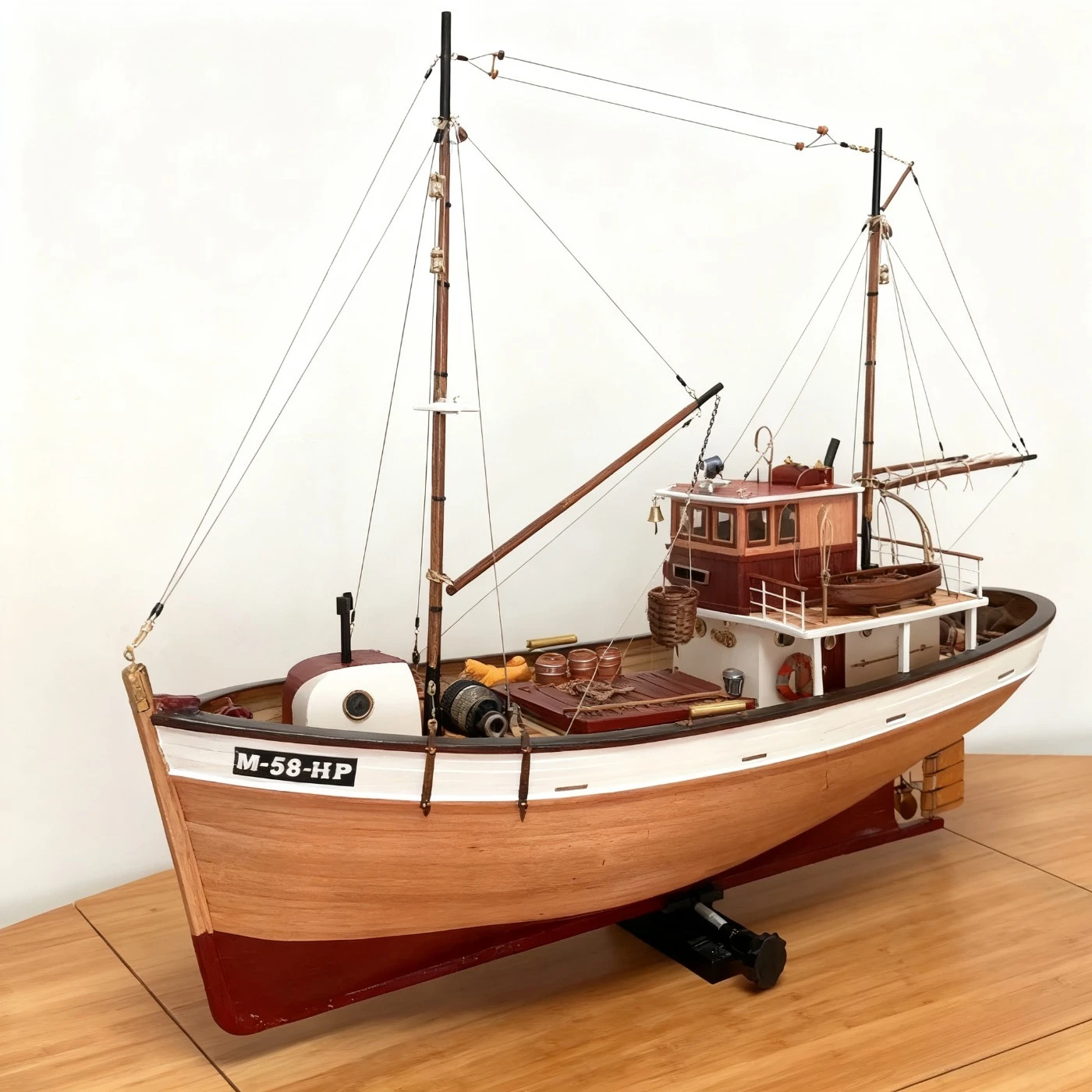 

RC Ships113cm Artur RC Fishing Boat Meticulously Crafted Wooden RC Schiffe Model Kit Ship Toy